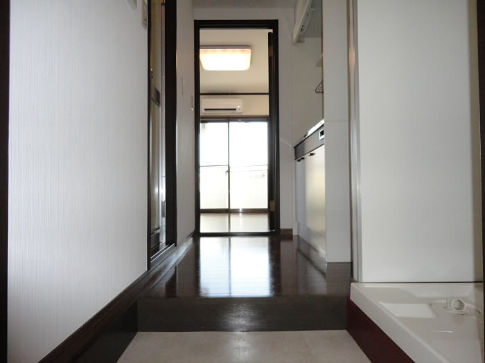 グランディール菊野台 玄関