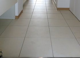 日神デュオステージ笹塚西館 玄関