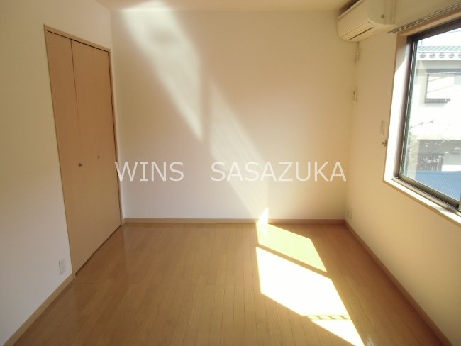 パインコート ベッドルーム