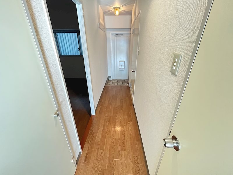 グランドール武戸野 玄関