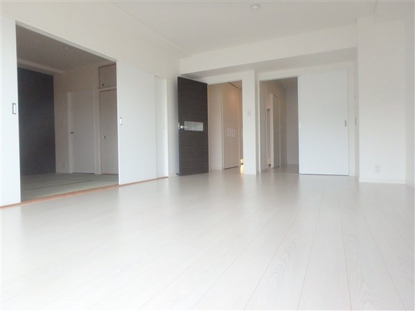 アンビックスつつじヶ丘　B棟 リビング