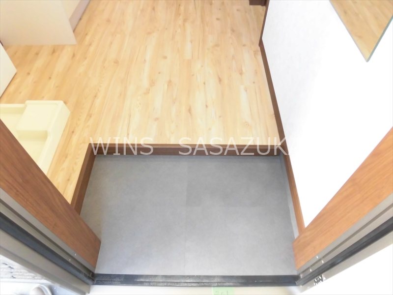 ルミナステラス明大前 玄関