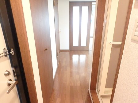 コートハウスJ　Ｂ棟 玄関