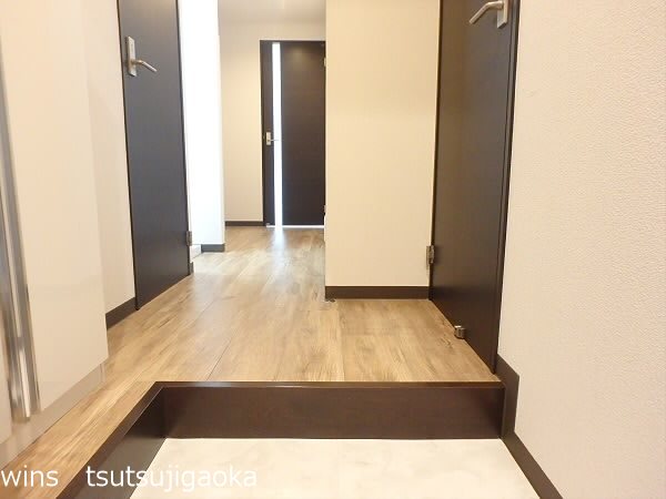 FRAGRANCE SENGAWA（フレグランス仙川） 玄関