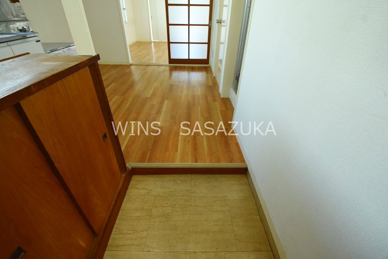 第1レアヒビル 玄関