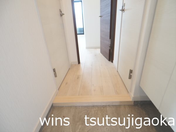 グローリオシェルト仙川Ⅱ 玄関