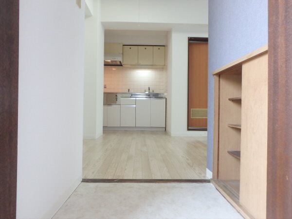 メゾン伊土 玄関