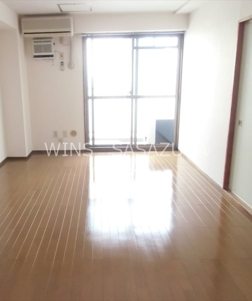 エイティフォーはまだ山  リビング