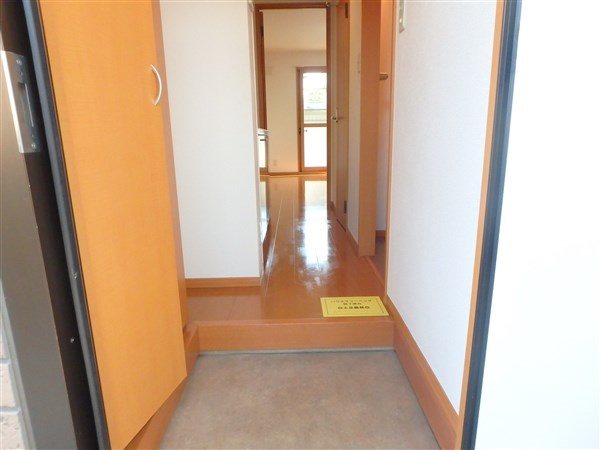 【メゾンルミエール】 玄関