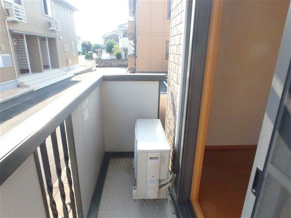 【メゾンルミエール】 ベランダ