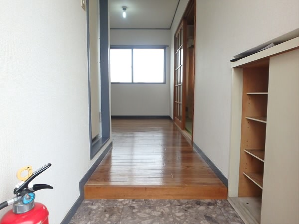 メゾンドールFT 玄関