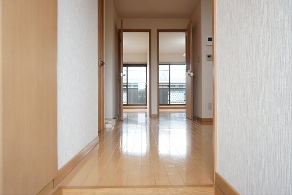 パレスのばら 玄関