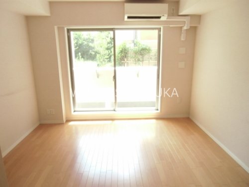 オーク・スクエア八幡山 リビング