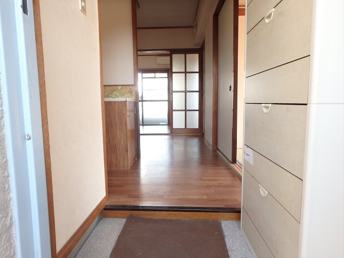 ロイヤルハイツ 玄関