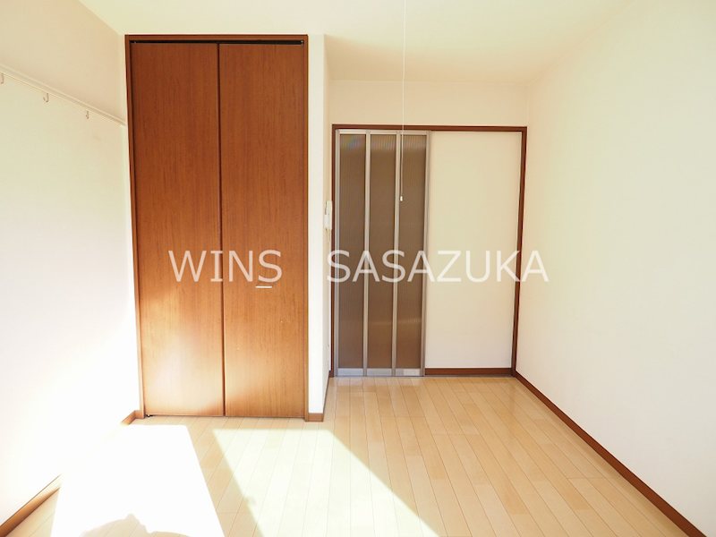 及川アパートメント ベッドルーム