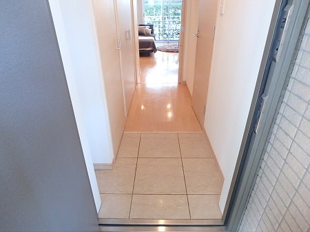 メゾン２１ 玄関