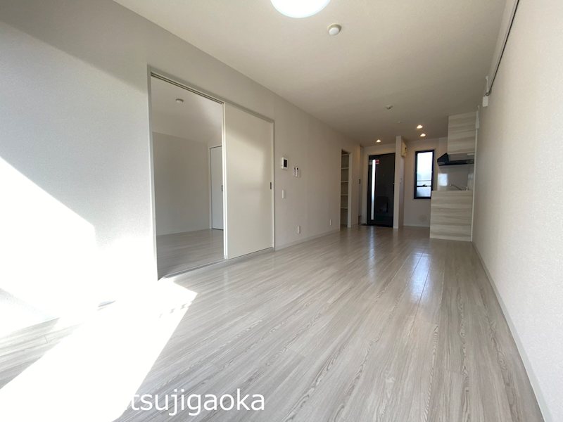 ジーライズ調布柴崎 リビング