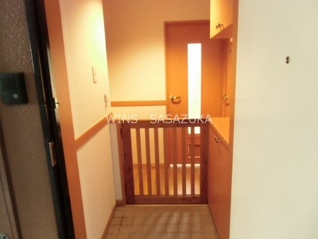 ハット・ミリュウ  玄関