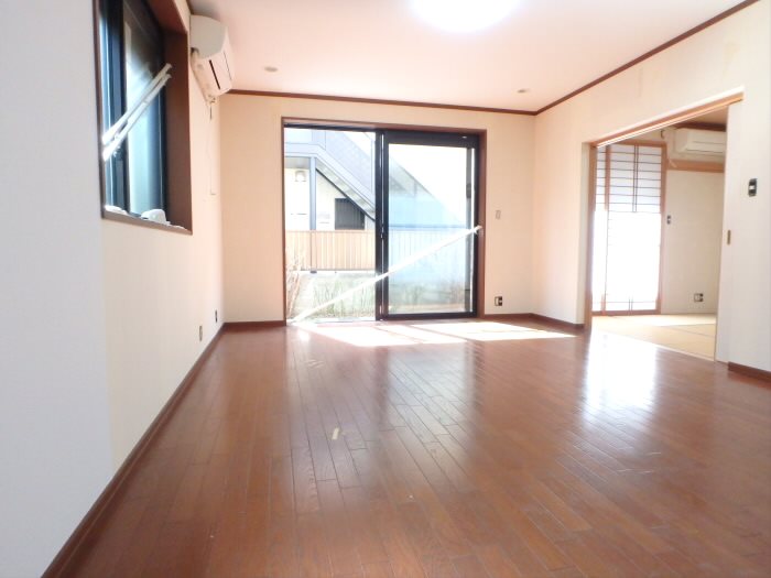 メゾンドルナ リビング