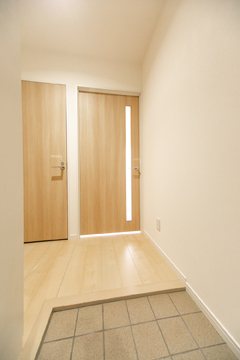 Court Hatsudai 玄関