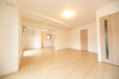 Court Hatsudai リビング