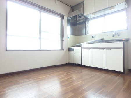 サンハイム新富 リビング