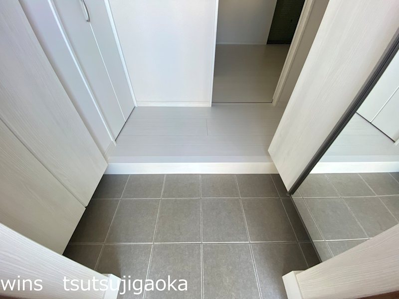 緑ケ丘2丁目戸建 玄関