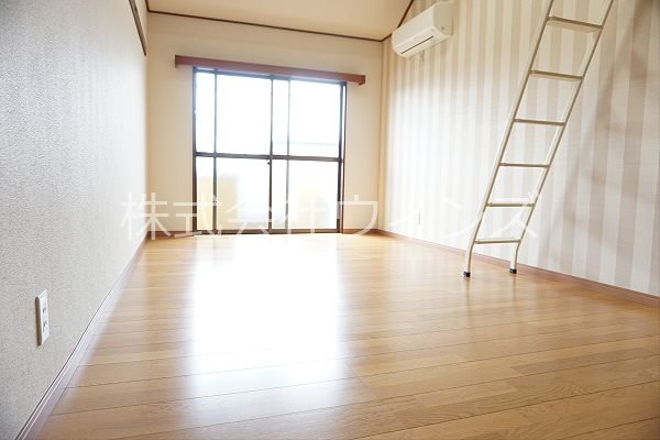 TKガーデンパレス  リビング