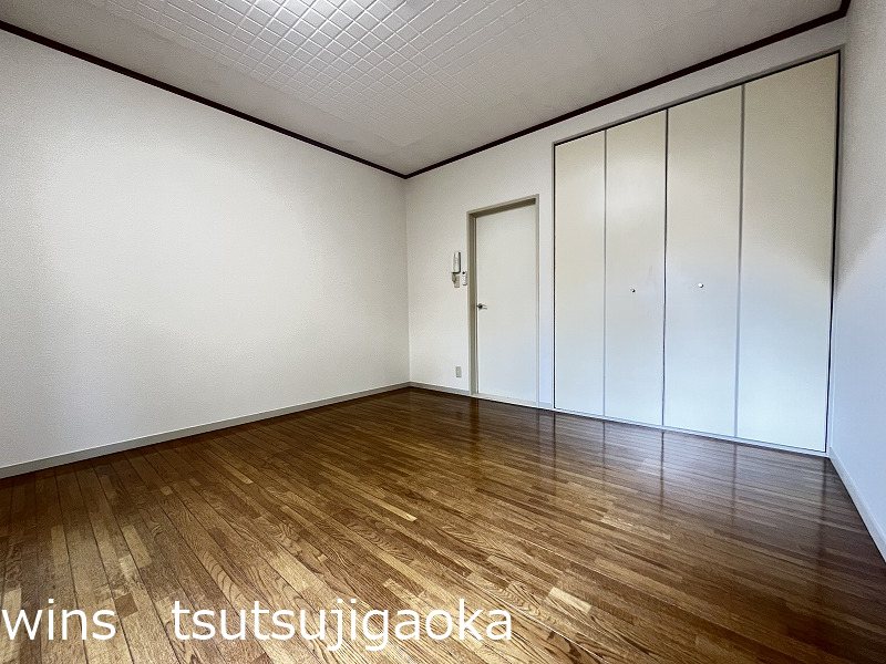 パインヒルズ仙川（再契約型） リビング