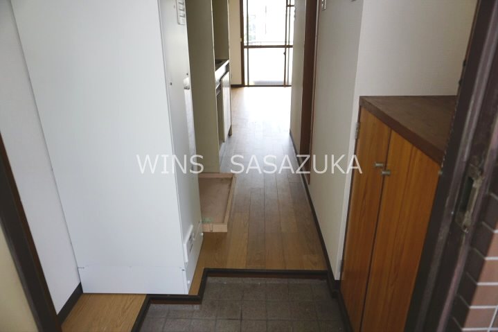 メゾンアライ 玄関