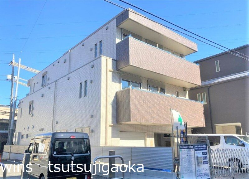 WEST LOUNGE（ウエスト ラウンジ） 外観