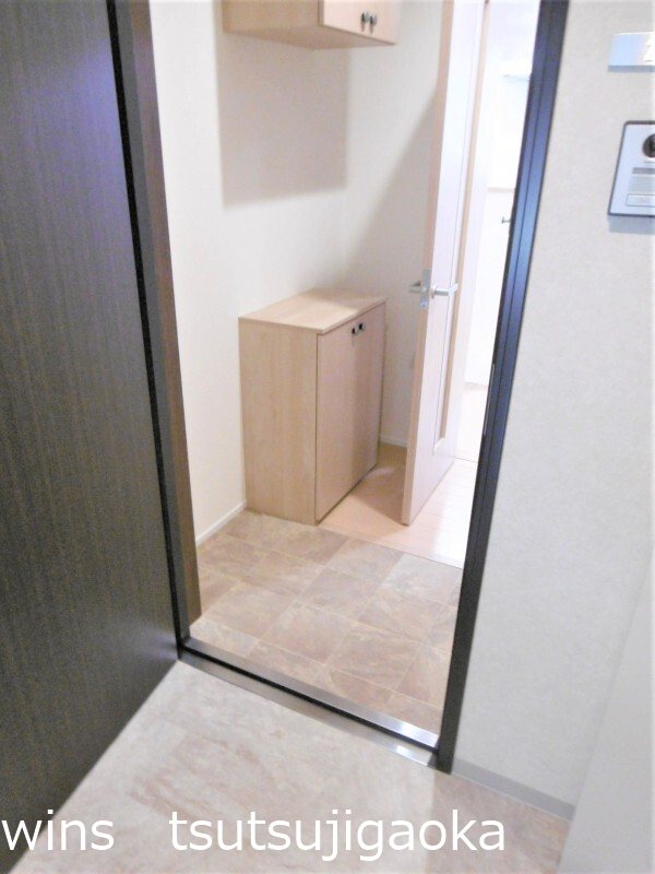 WEST LOUNGE（ウエスト ラウンジ） 玄関