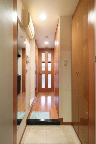グランド・ガーラ幡ヶ谷EAST 玄関