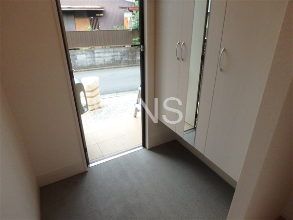 メゾンラマージュ 玄関