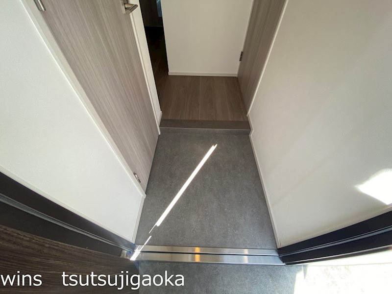 LUMINOUSつつじヶ丘（Cタイプ） 玄関