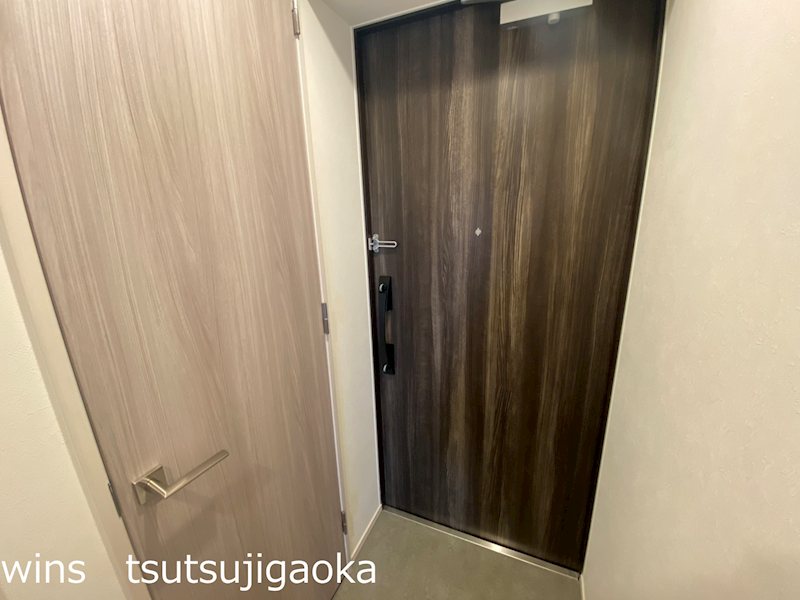 LUMINOUSつつじヶ丘（Bタイプ） 玄関