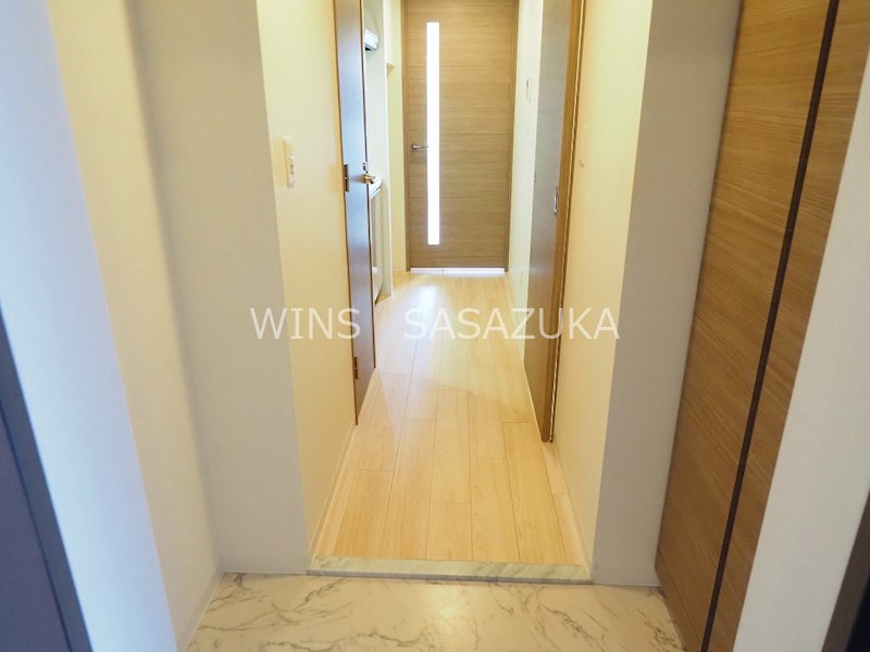 レジディア笹塚Ⅲ  玄関