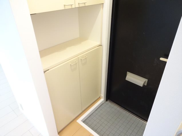 ビレッジキャッスル 玄関