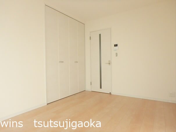 グランプラスつつじヶ丘=弊社専任物件= リビング