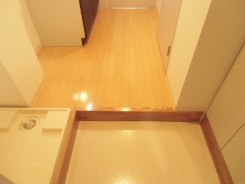 プランドル明大前 玄関