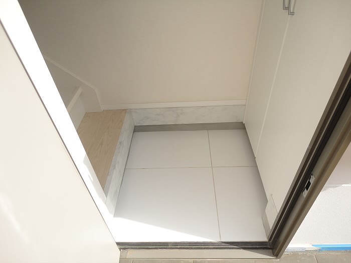 シャイニング仙川 玄関