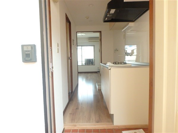 ニューコーポアゼリア（再契約型） 玄関