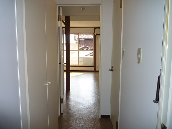 ハウスフォーレスト 玄関