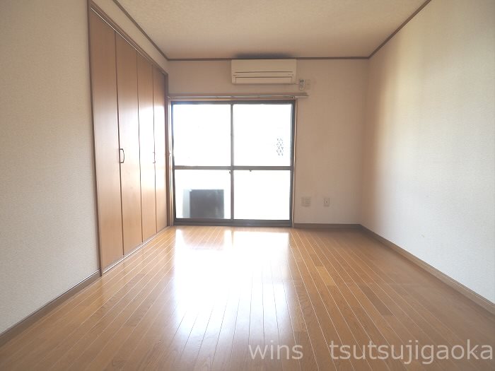 ヴィラ・カトレア リビング