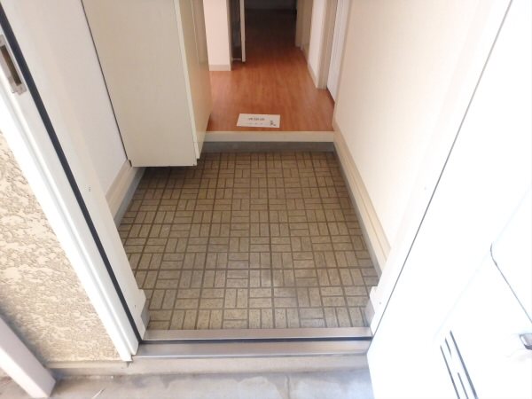 光和メゾン 玄関