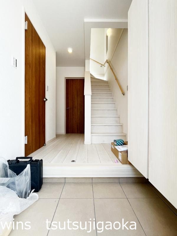 調布市入間町1丁目アパート＝再契約型賃貸＝ 玄関