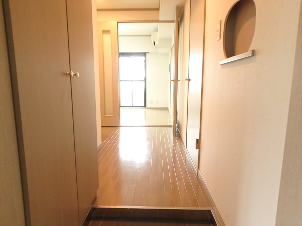 パインルーフ国領 玄関