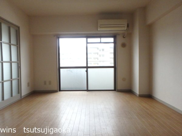 調布セントラルアパート リビング