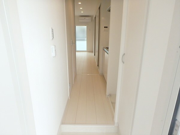 リブリ・国領 玄関