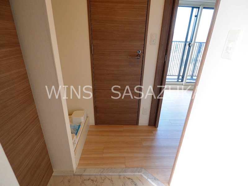 レジディア笹塚Ⅲ  玄関